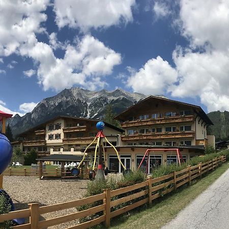 Kinderhotel Laerchenhof Obsteig Exteriör bild