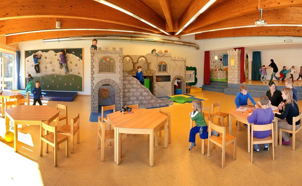 Kinderhotel Laerchenhof Obsteig Exteriör bild