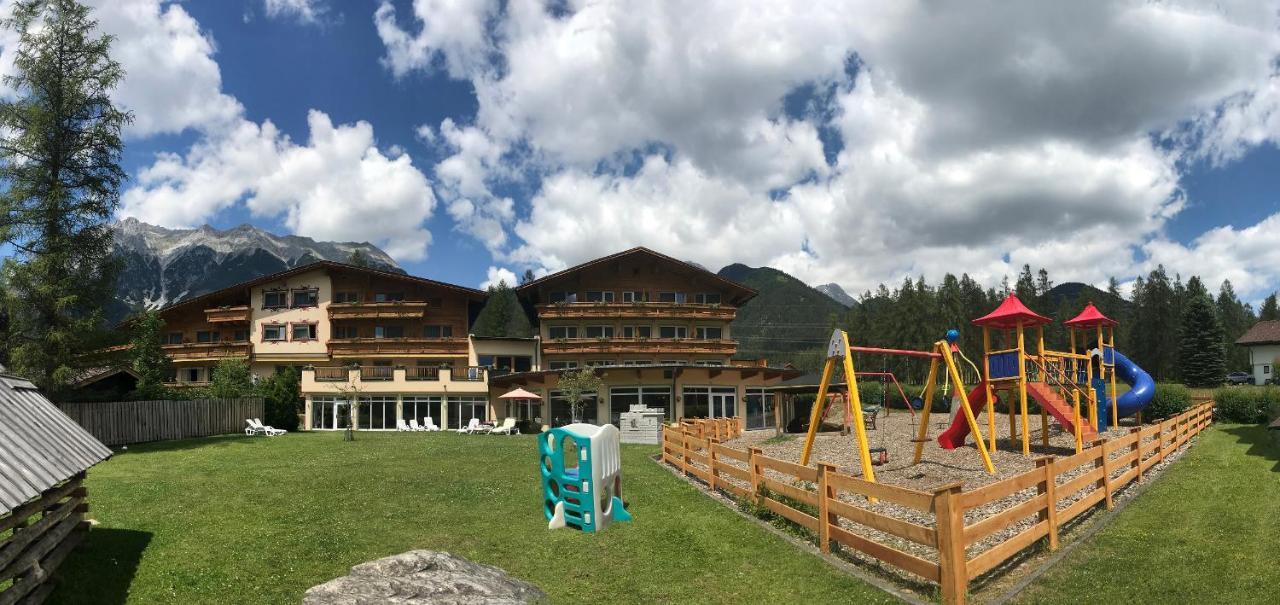 Kinderhotel Laerchenhof Obsteig Exteriör bild
