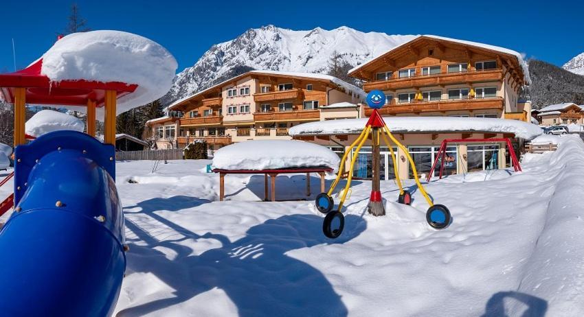 Kinderhotel Laerchenhof Obsteig Exteriör bild